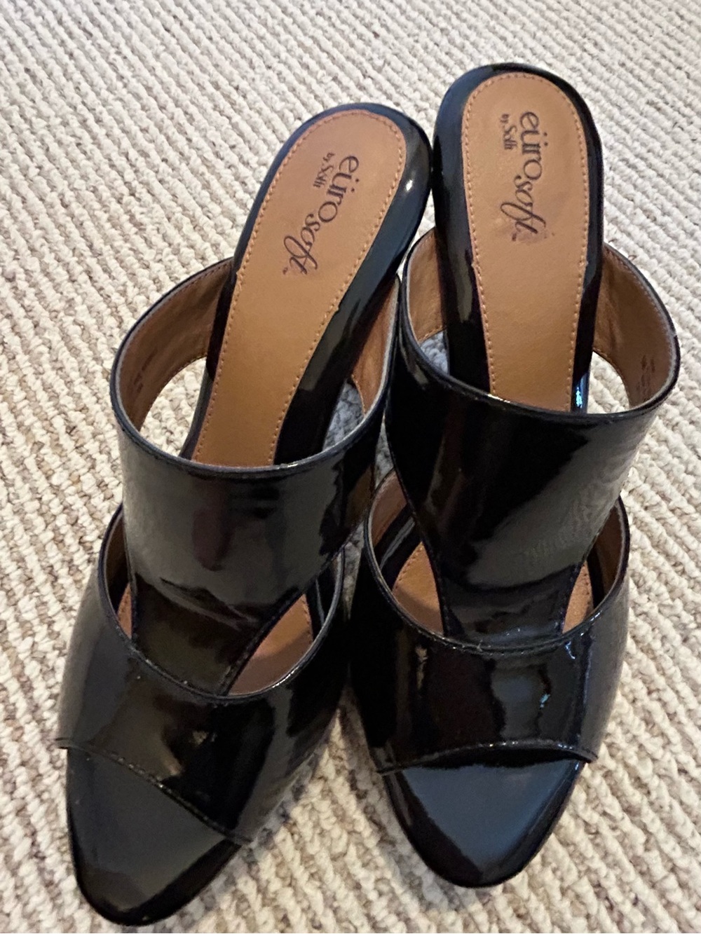 Eurosoft Brown Patent Leather Slide Heels for Women - size 9